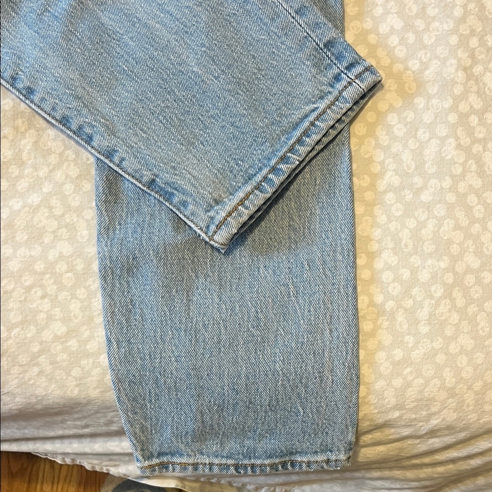 Levi's Women's Classic Light Blue Straight Leg Jeans - Picture 5 of 5